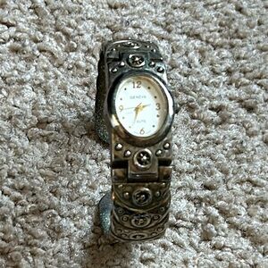 Geneva Elite women’s vintage 90’s two tone bangle bracelet‎ watch one size